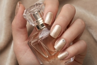 Squoval nails showing a flat edge with softened corners.png