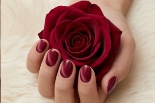 Round nails with softly curved tips following the natural fingertip curve.png